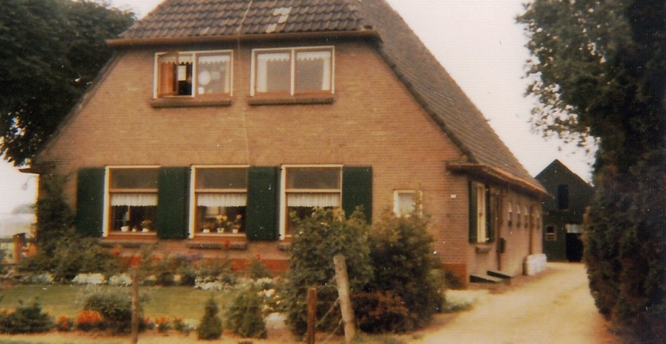 Plaatje bij verhaal: de_boerderij_van_derk_hageman_in_1976_schellerenkweg_2_in_zwolle_0.jpg