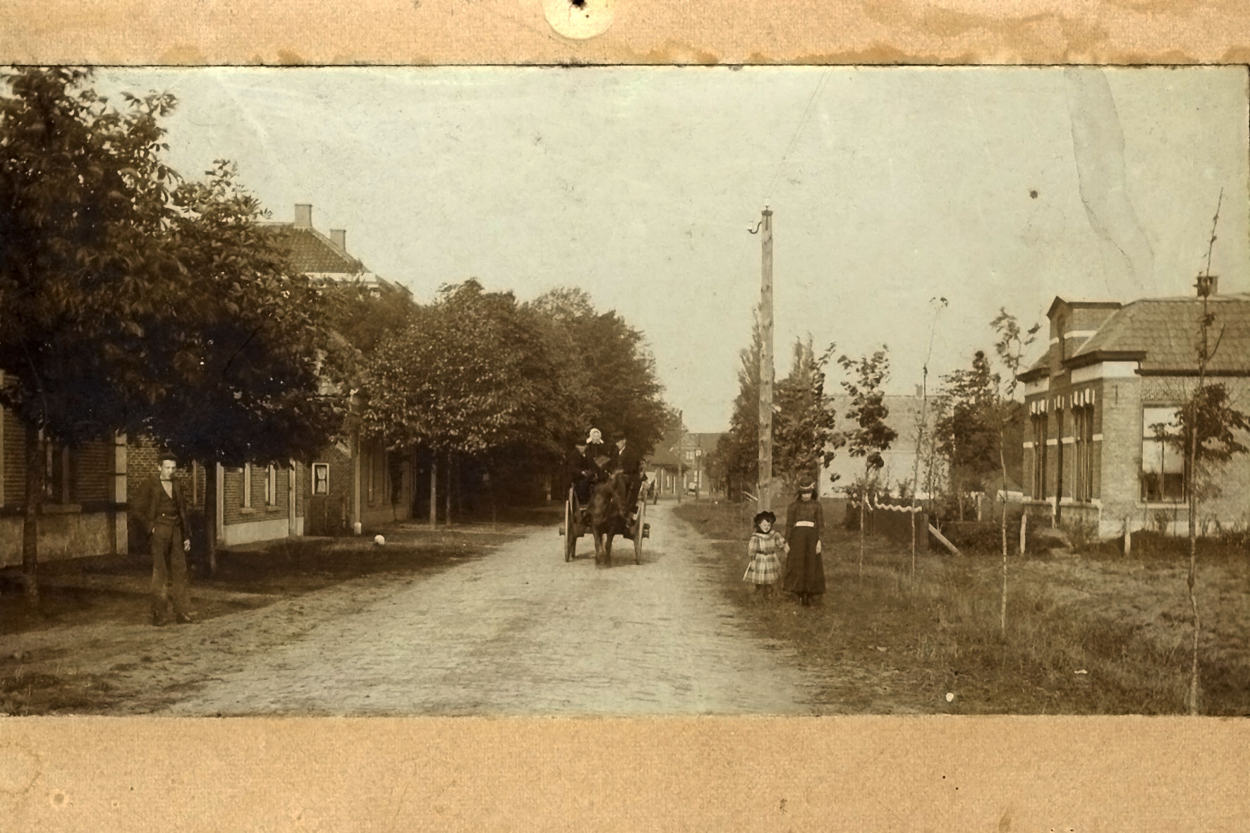 Plaatje bij verhaal: Wk 45.19 Rijssensestraat 11 ± re Klazinga, paard en wagen, originele foto eind 1800.jpg