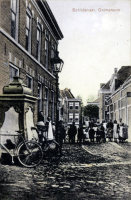 Bekijk detail van "Doorkijkje van de Schiltstraat richting Grotestraat begin twintigste eeuw."