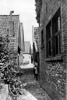 Bekijk detail van "De Kapelstraat rond de jaren veertig."