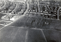 Bekijk detail van "Luchtfoto van de Jozefschool en omgeving."