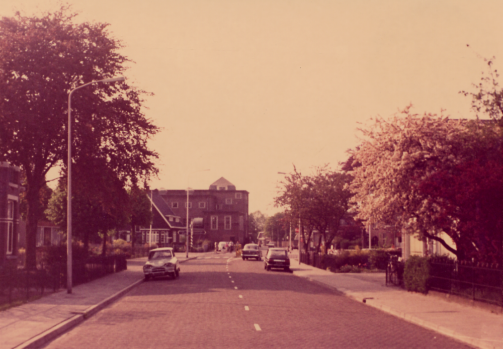 Bekijk detail van "GH02408: De Stationsstraat in <span class="highlight">Hardenberg</span>."