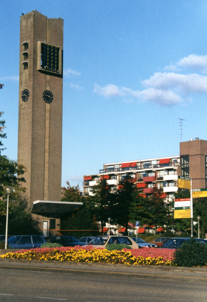 Bekijk detail van "GH02247: Zicht vanaf de Bruchterweg op de Carillontoren op het <span class="highlight">Stephanusplein</span> in Hardenberg."