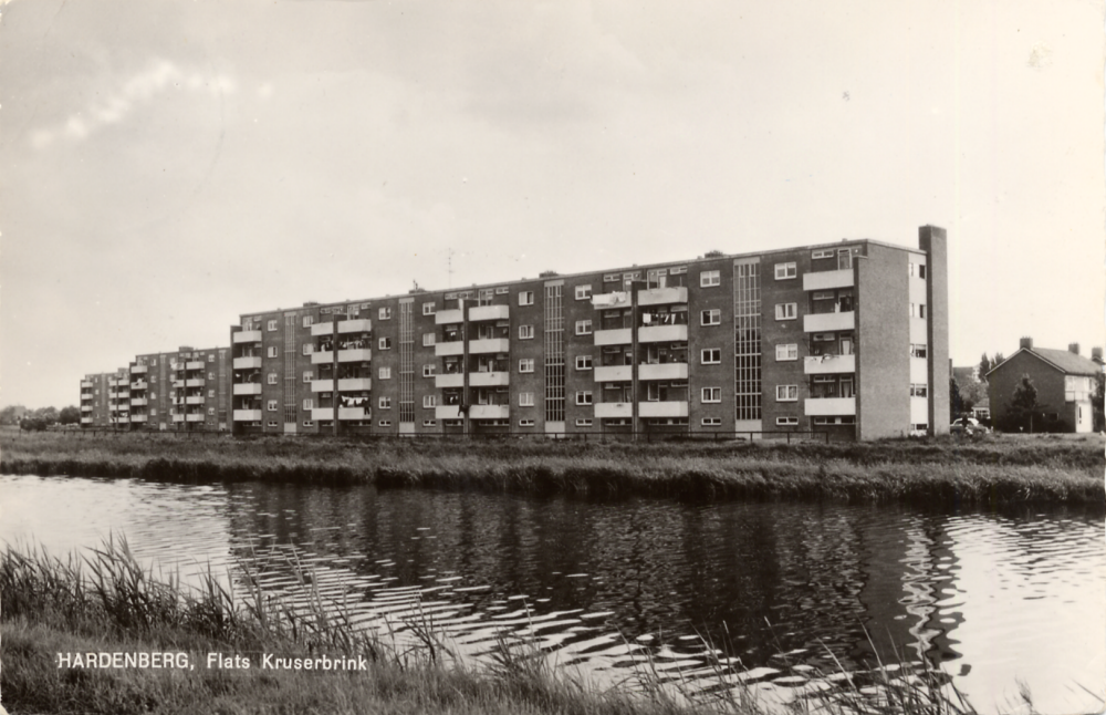 Bekijk detail van "GH01106: Flats aan de Kruserbrink in Hardenberg"