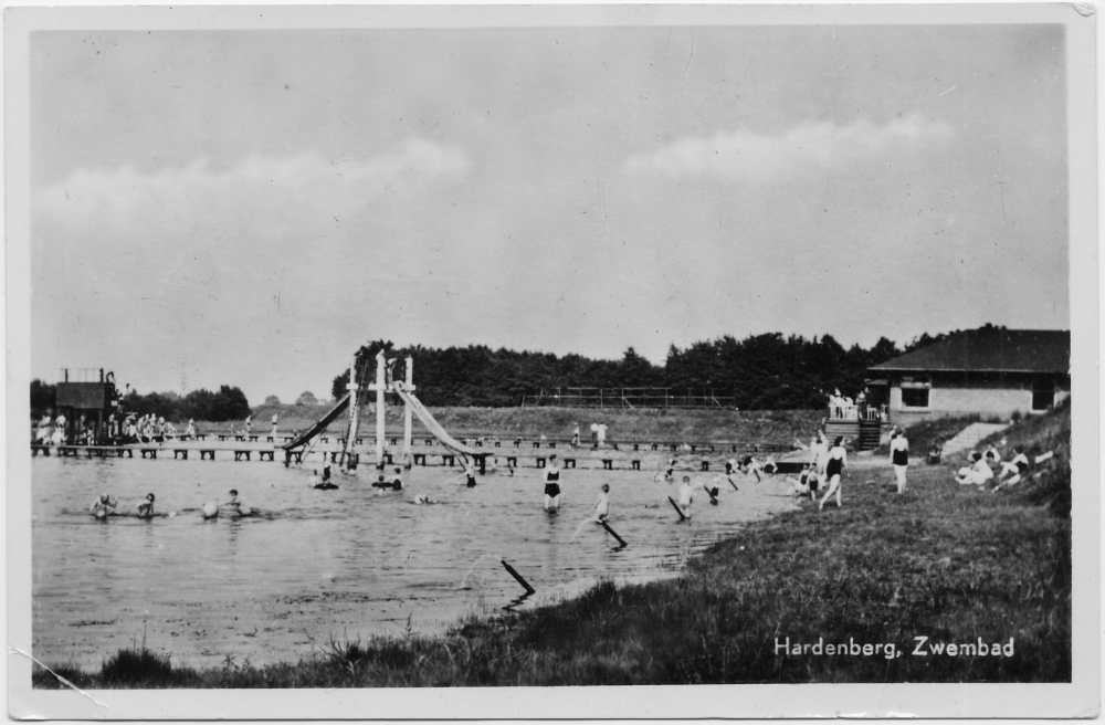Bekijk detail van "GH00770: Zwembad 'De Marsch' in Hardenberg."
