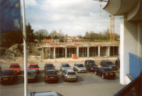 Bekijk detail van "De nieuwbouw van Verzorgingshuis Huize Franciscus: de eerste laag is voorzien van een plafond."