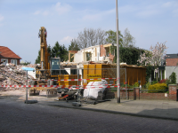 Bekijk detail van "De afbraak van de meubelzaak van Tonnie en Ellen Brandehof aan de Molenstraat."