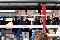 Bekijk detail van "Het feestvierende kampioenselftal van KOSC maakt een zegerit door Ootmarsum."