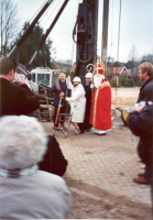 Bekijk detail van "<span class="highlight">De</span> nieuwbouw van Verzorgingshuis Huize Franciscus en bijbehorende aanleunwoningen, op het terrein 'Centrumrand' bij Albert Heijn: <span class="highlight">de</span> eerste paal wordt geslagen door mevrouw Femie Rouwers."