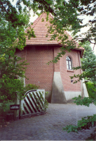 Bekijk detail van "Woonhuis in de voormalige molen van de familie Bökkers aan de <span class="highlight">Parkstraat</span>."