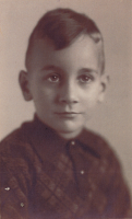 Bekijk detail van "Jeugdportret van de vijfjarige Albert Verheij."