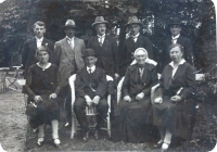 Bekijk detail van "Familiefoto van de familie Stroot van de Ganzenmarkt."