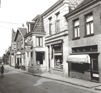 Bekijk detail van "De winkels aan de Marktstraat in de jaren zestig."
