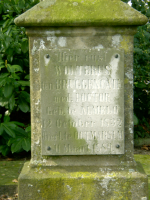 Bekijk detail van "Grafsteen van dokter Wolter ten Bruggencate op de N.H. Begraafplaats te Ootmarsum."