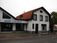 Bekijk detail van "Automobielbedrijf Harrie Lenferink aan de Vasserweg."