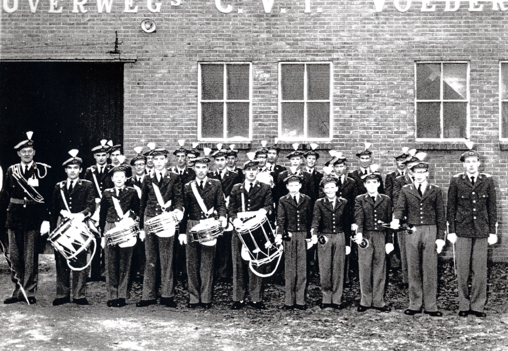 Bekijk detail van "HV00069: De Drumband van Heemse."