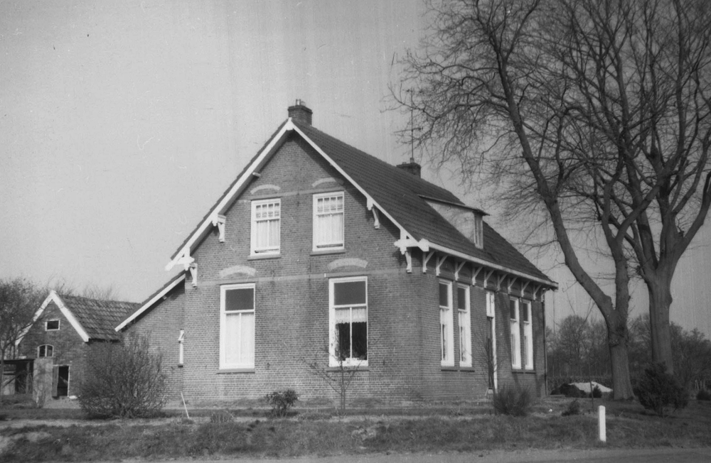 Bekijk detail van "HV00272: De voormalige Woning van een van de onderwijzers van de Basisschool in Oud-Bergentheim."