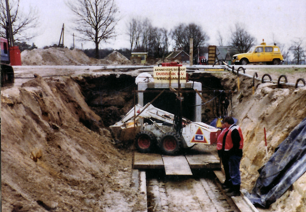 Bekijk detail van "HV00875: De Aanleg van de fietstunnel in de <span class="highlight">Grote</span> <span class="highlight">Esweg</span> in Diffelen, de zgn. "Bollemaat tunnel"."