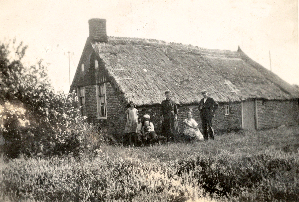 Bekijk detail van "HV02413: De Woning van Jan Hendrik Nijkamp in <span class="highlight">Oud-Lutten</span>, het adres was toen Q34."