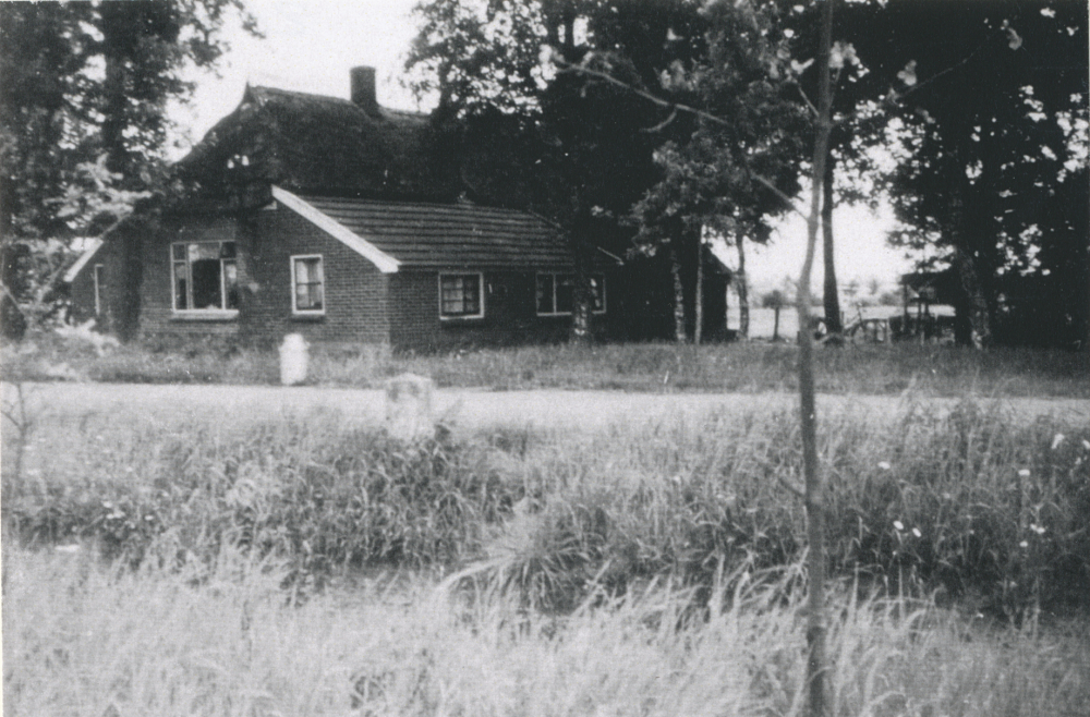 Bekijk detail van "HV02852: De Woning van K. Ballast aan de Haarweg in <span class="highlight">Oud-Lutten</span>."