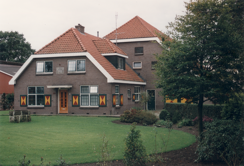 Bekijk detail van "HV03714: De boerderij Petronellahoeve, gebouwd in 1937."