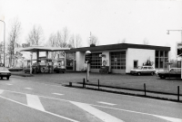 Bekijk detail van "HV04760: Tankstation van Oostenbrink aan de <span class="highlight">Haardijk</span> in Heemse."