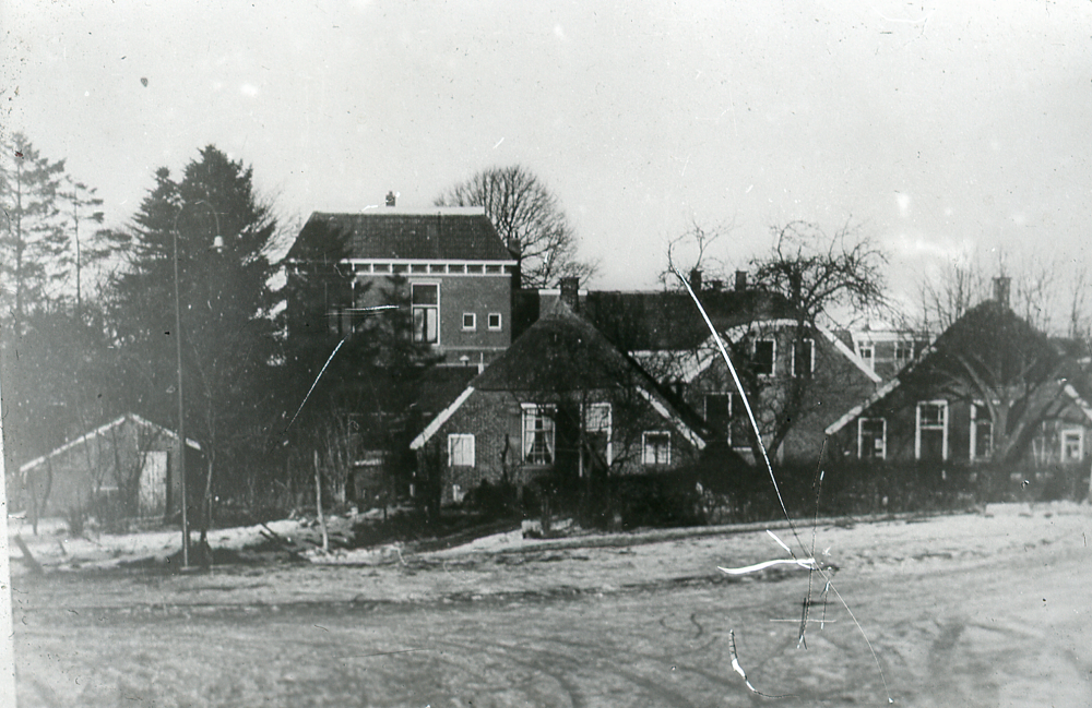 Bekijk detail van "HV06066: Het Kerkepad in Heemse."