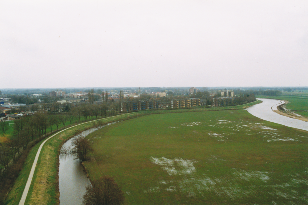 Bekijk detail van "HV09158: De <span class="highlight">Vechtdijk</span>, met rechts de Radewijker beek."