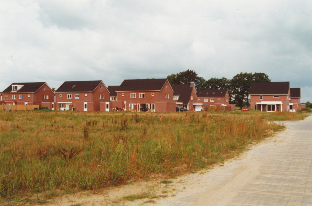 Bekijk detail van "HV09241D: De in aanbouw zijnde nieuwe wijk 'De Marslanden' in Hardenberg."