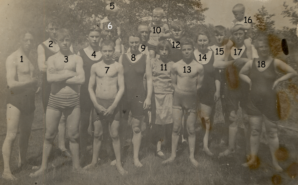 Bekijk detail van "HV10386: En groep Zwemmers uit Hardenberg."