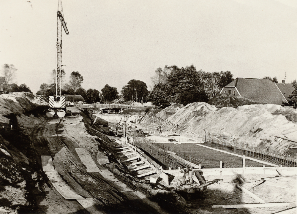 Bekijk detail van "HV11128: De Bouw van de nieuwe Landbouwtunnel, Fietstunnel onder de N36 in Diffelen."