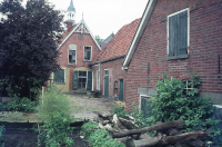 Bekijk detail van "Achterzijde boerderij van de familie Pikkemaat Ganzenmarkt 11."