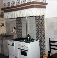 Bekijk detail van "De keuken van het gerenoveerde Drostenhuis."