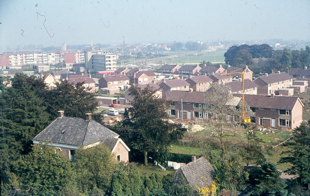 Bekijk detail van "HV100139: Hardenberg, Zicht op  <span class="highlight">Weidebuurt</span> richting Oostloorn."