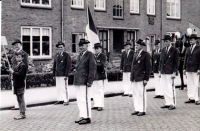 Bekijk detail van "Schuttersvereniging Odemarus tijdens defilé in Oldenzaal."