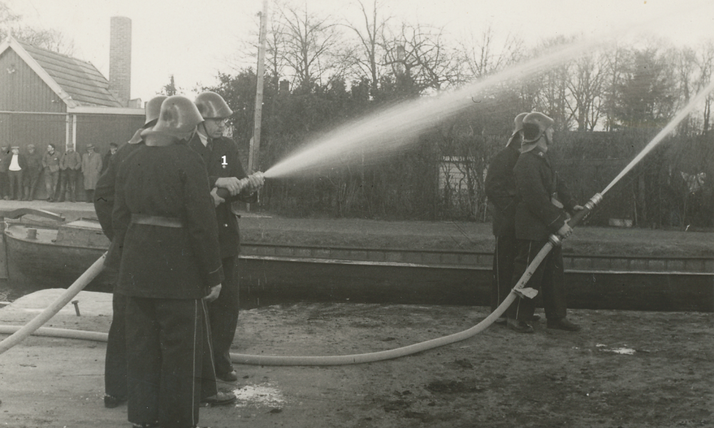 Bekijk detail van "HV07235: Brandweerkorps Gramsbergen - De Krim."