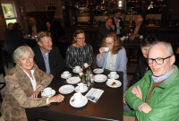 Bekijk detail van "Bestuursleden en betrokkenen van de heemkunde waren uitgenodigd voor de presentatie van het boek “Vooruit boeren”."