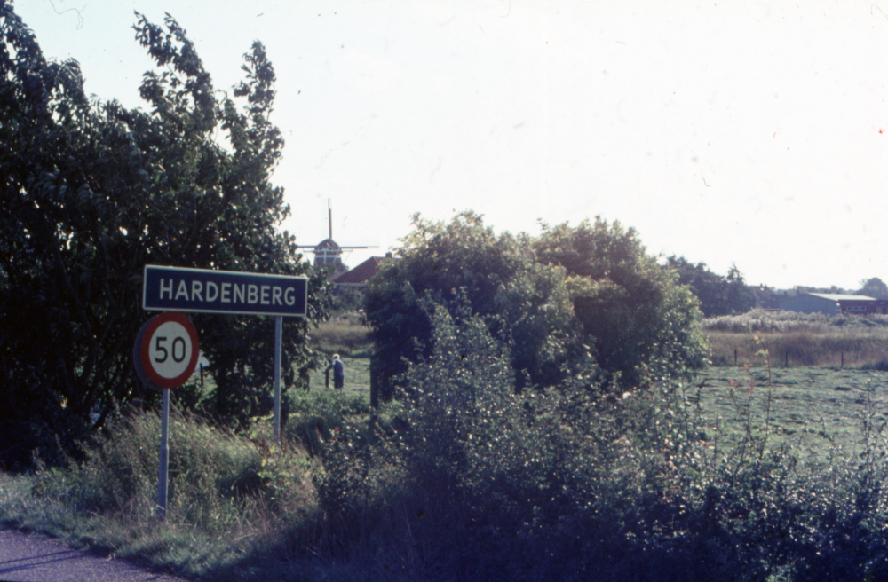 Bekijk detail van "HV100981: De <span class="highlight">Vechtdijk</span> in Hardenberg."