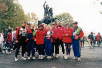 Bekijk detail van "Marathonlopers van OLC'93 nemen deel aan de Friendshipsrun in New York."