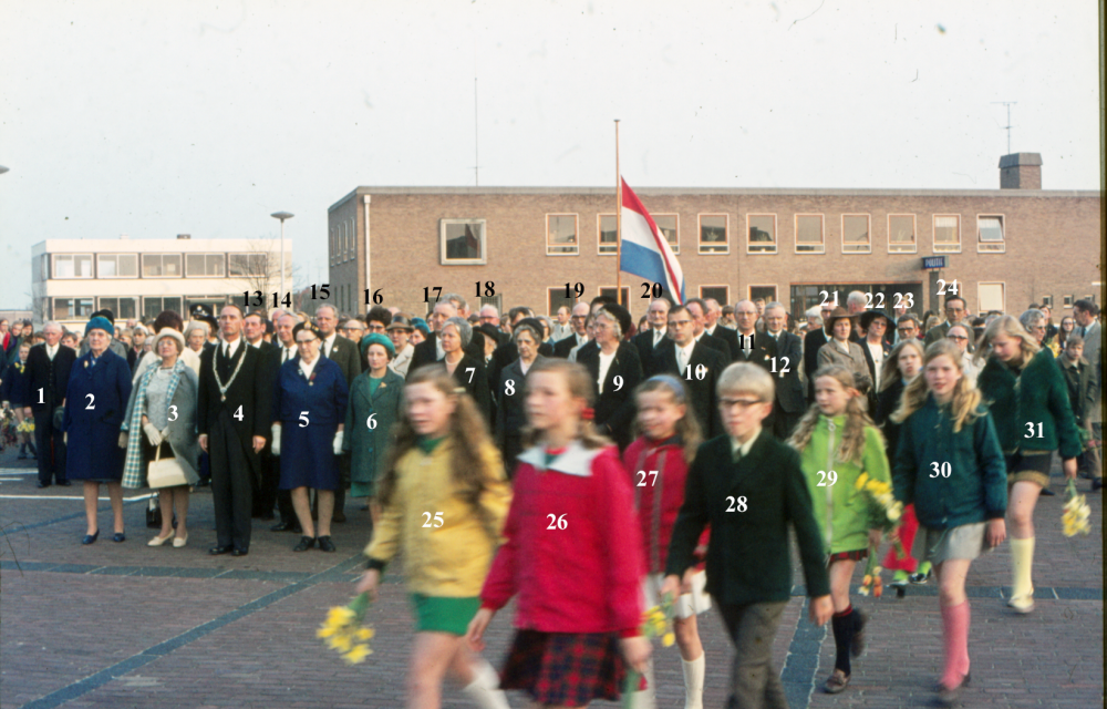 Bekijk detail van "HV101250: Dodenherdenking in Hardenberg op 4 mei 1970."