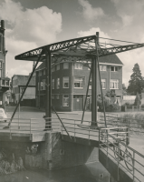 Bekijk detail van "Brug Egbert Gorterstraat"