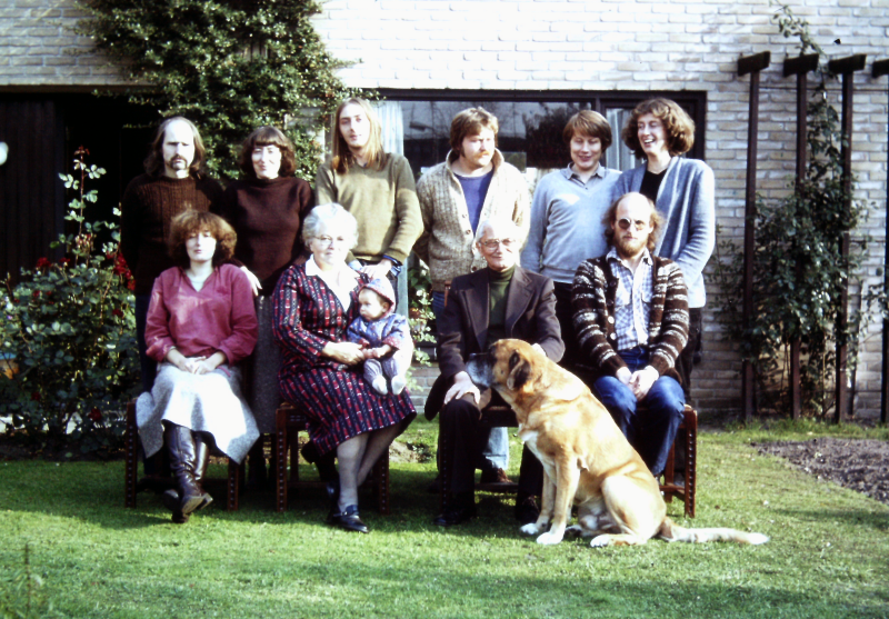 Bekijk detail van "Familiefoto familie Gerard,"