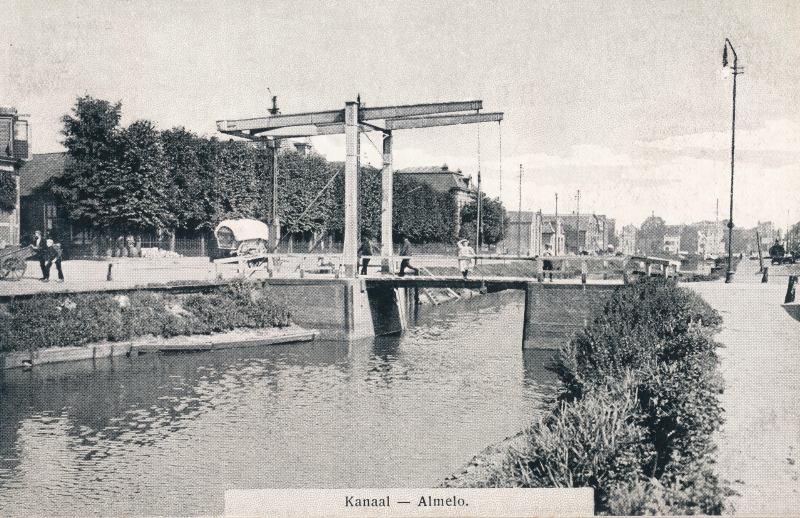 Bekijk detail van "Brug Egbert Gorterstraat"