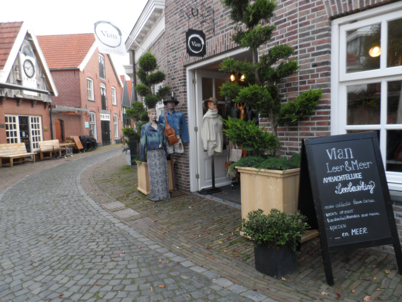 Bekijk detail van "Winkel Vian aan de Gasthuisstraat."