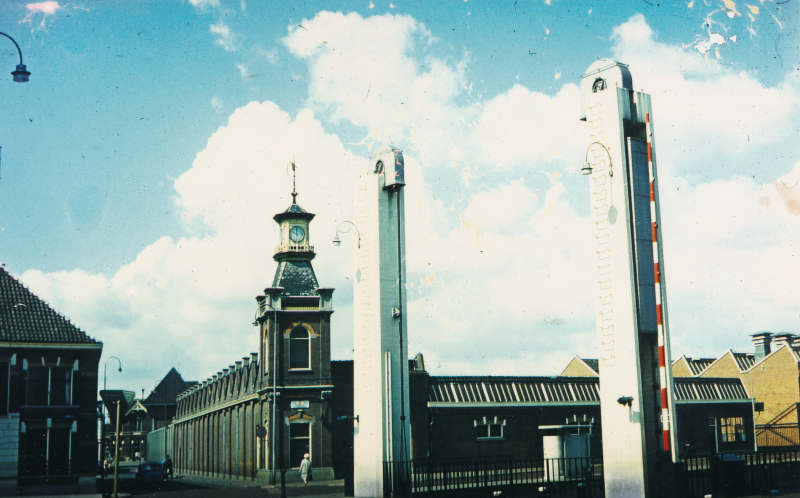 Bekijk detail van "Brug Egbert Gorterstraat"