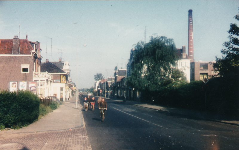 Bekijk detail van "Winkeliers Wierdensestraat"