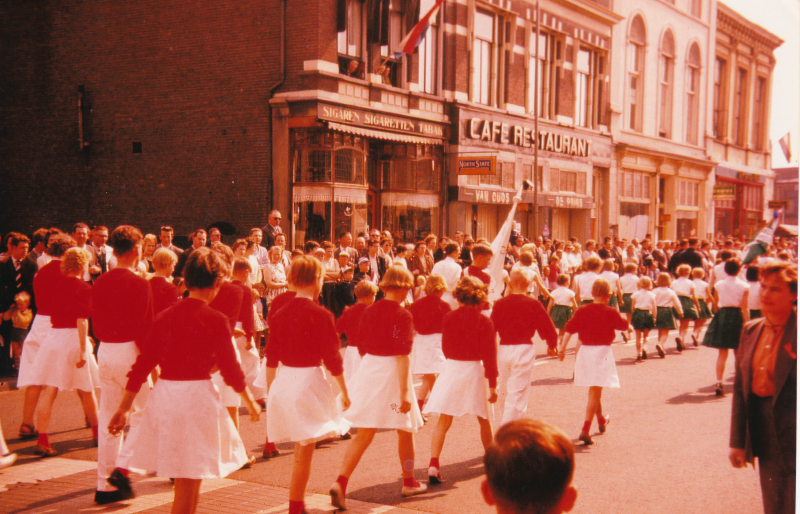 Bekijk detail van "Winkeliers Oude Markt"