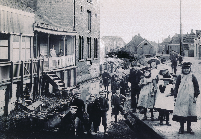 Bekijk detail van "De fabriek van Hofkes en de woning van Hilgen"