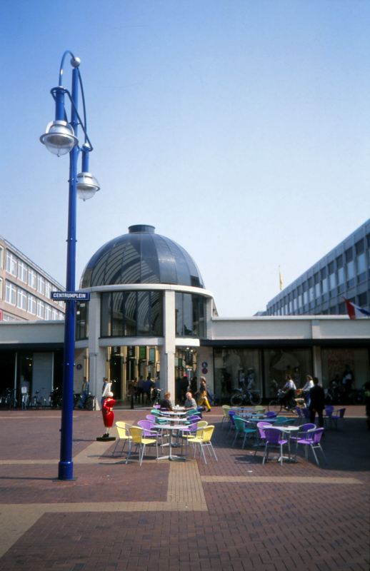 Bekijk detail van "Winkelcentrum De Galerij"