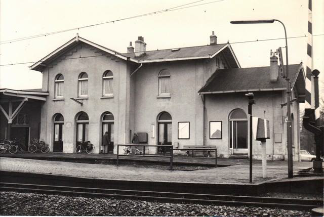 Bekijk detail van "Station"